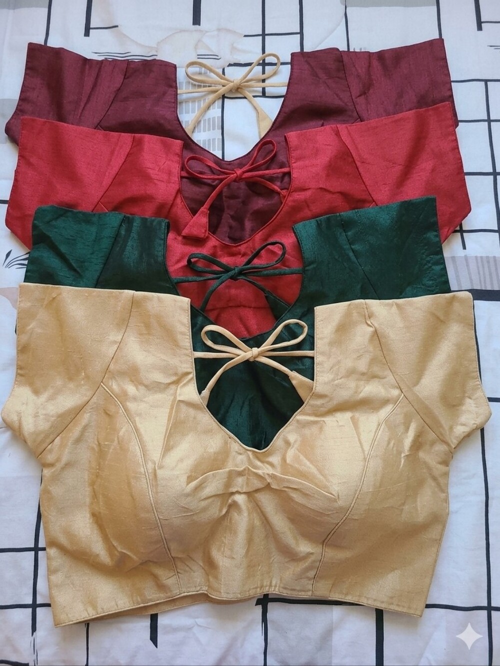 New  Set of 4 silk blend saree / lehenga gold, maroon, red & green blouse Size S